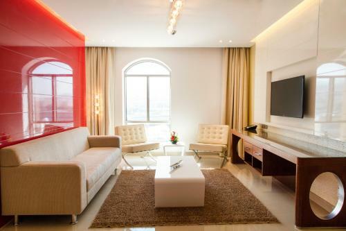 Aparthotel Coral Muscat Hotel And Apartments
