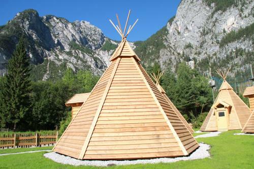 Tipi Dorf Gr�bming