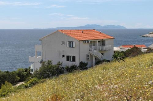 Apartment Milna 555e