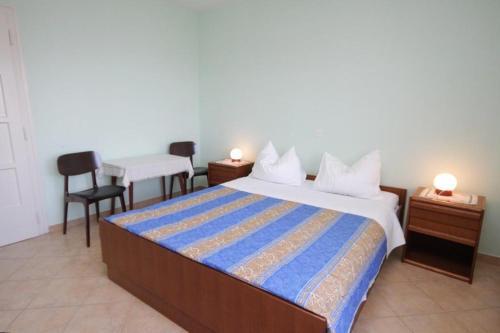Hostal Double Room Medveja 7775e