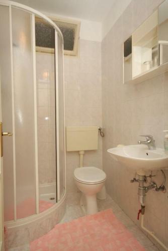 Hostal Triple Room Medveja 7775d