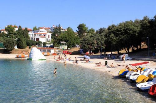 Apartment Pjescana Uvala 7612e