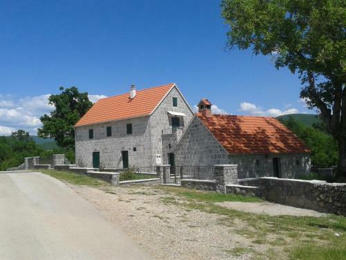 Trilj Apartman Jurika
