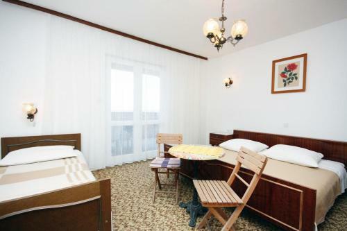 Hostal Triple Room Barbat 5070e