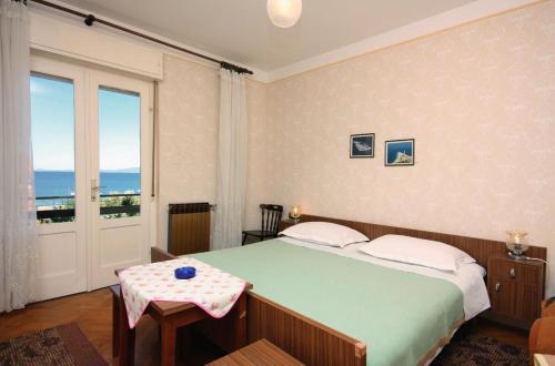Hostal Triple Room Banjol 4976b