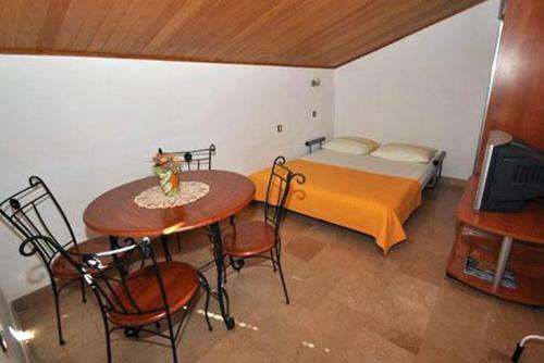 Apartments By The Sea Zavode (omis) - 1022