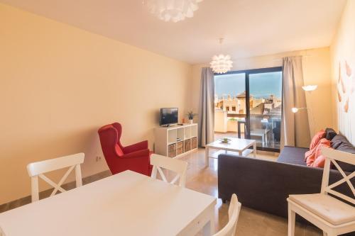 Duquesa Village Apartemento 2114