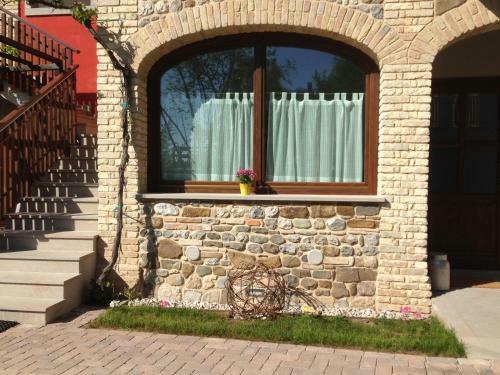 La Valeriana Farm Apartments