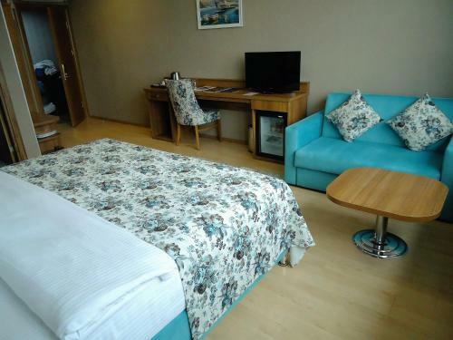Golden Lounge Hotel