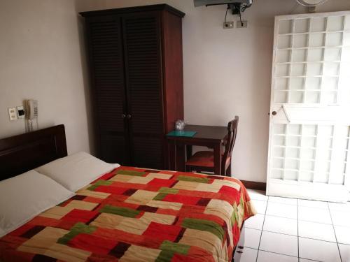 Hotel Hojarascas
