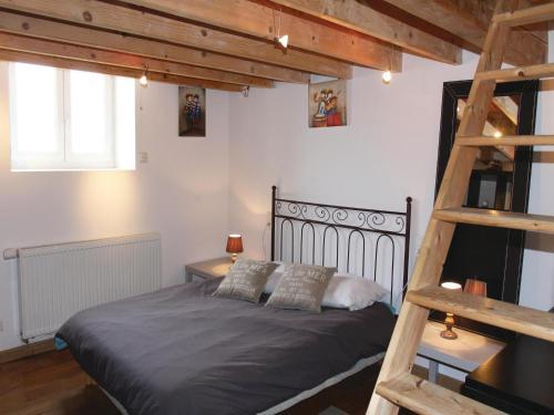 Holiday Home Pont Saint Esprit With Fireplace 03