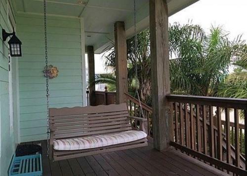 220rd-island Breeze