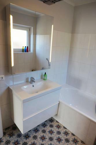 Apartamento Ferienwohnung Am Strau�enb�hel