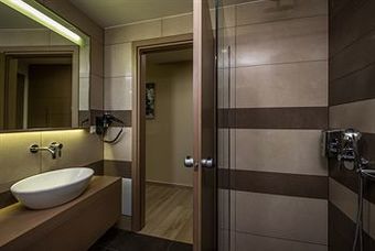 Renieris Hotel