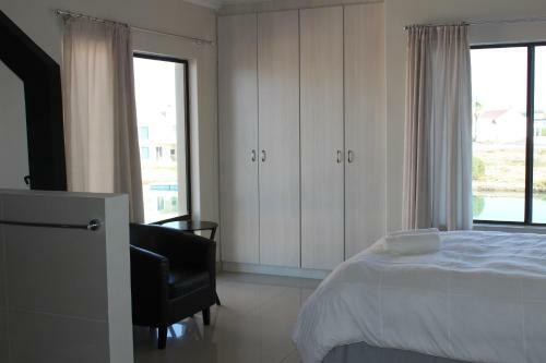 Elizabeth East 98 Port Owen