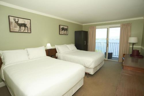 Belknap Point Motel