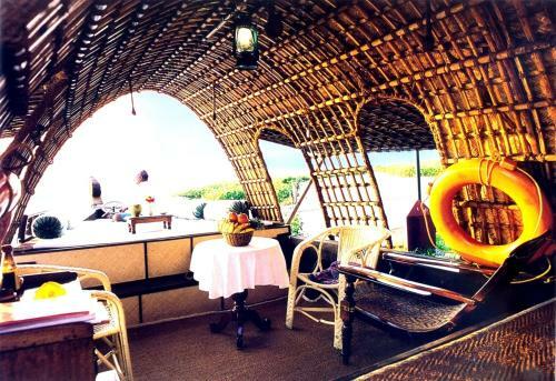 Spice Coast Cruises - Houseboat