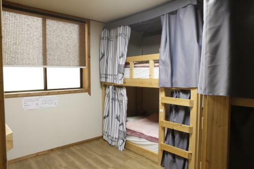 Hostal Baozen Guesthouse