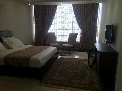 Hostal Sts Smart Suites