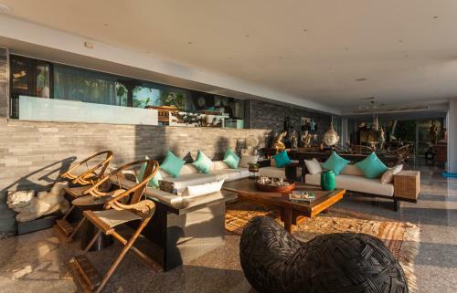 Bluesiam Villa