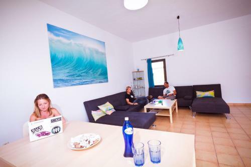 7 Island Surf House