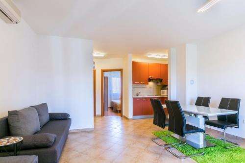 Fucane Apartments