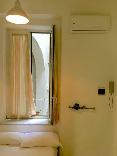 Hostal 6 Small Rooms