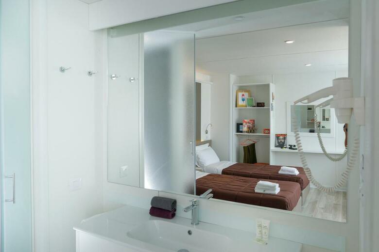 Hu Roma Camping In Town