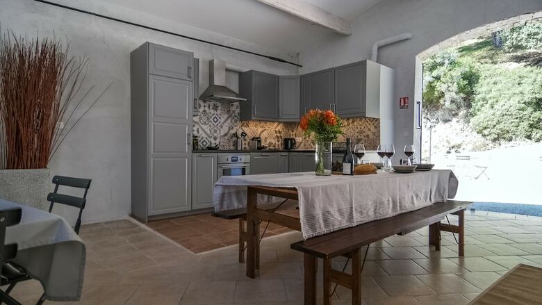 Hostal La Ferme Des Belugues