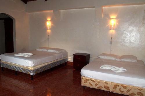 Hotel Island Guesthouse & Caf�