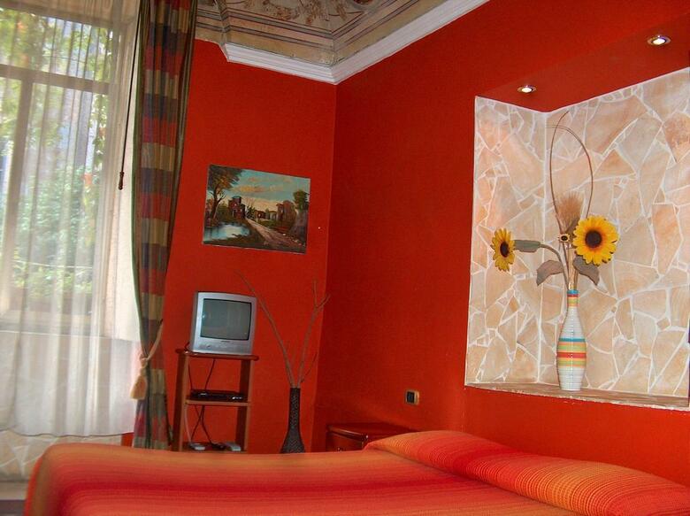 Residencia Holland International Rooms