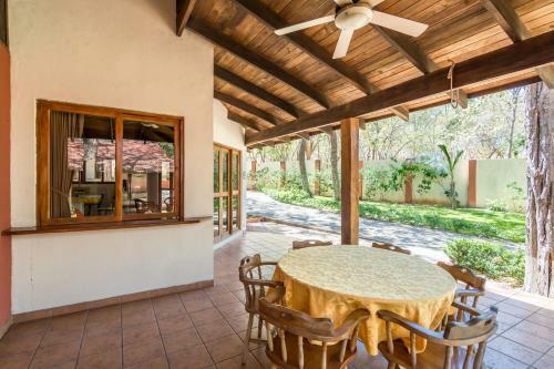 Hostal Villas Playa Hermosa Beach Hotel