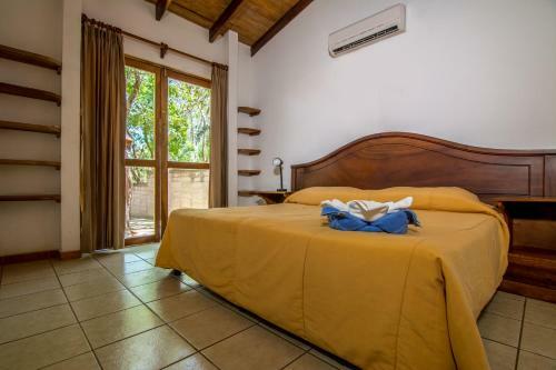 Hostal Villas Playa Hermosa Beach Hotel