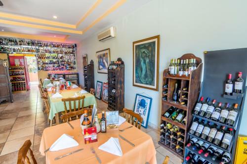 Hostal Villas Playa Hermosa Beach Hotel