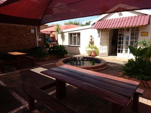 Hostal Razel Lodge