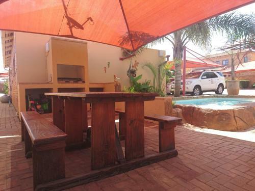 Hostal Razel Lodge