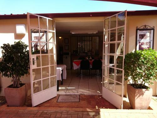 Hostal Razel Lodge