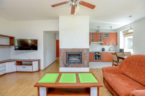 Apartments Sermies?io 3