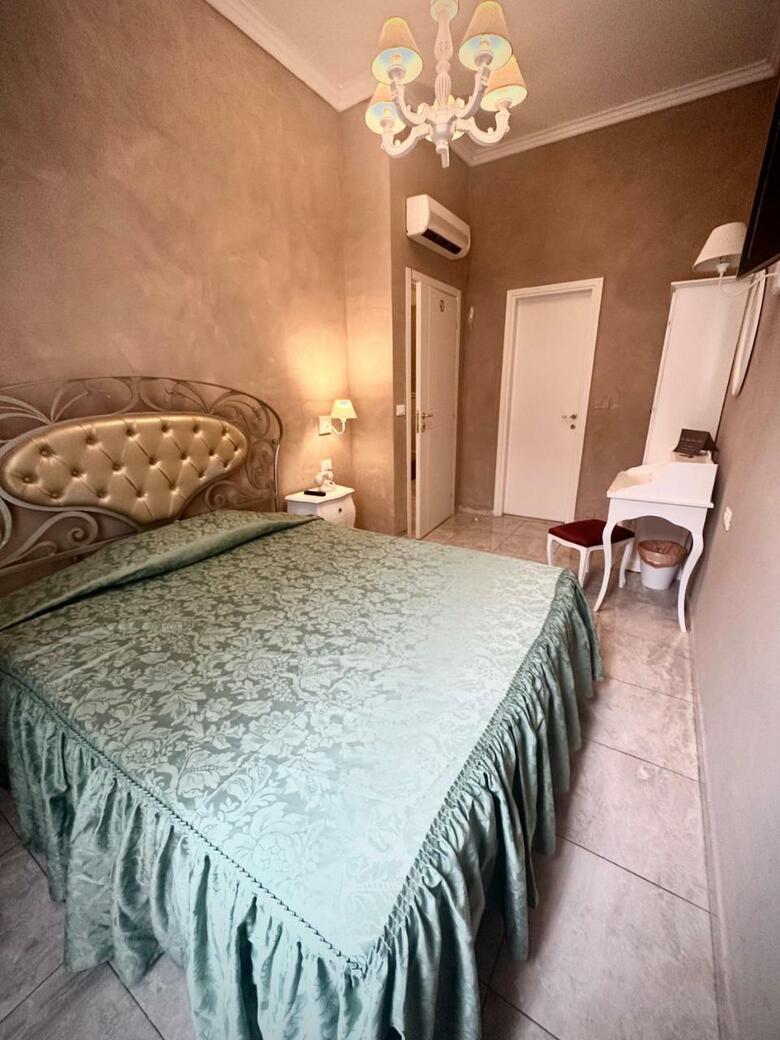 Hotel Calais