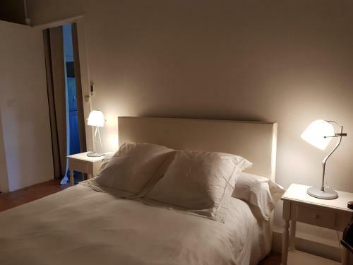 Hostal Habitation Villa Les Cassias