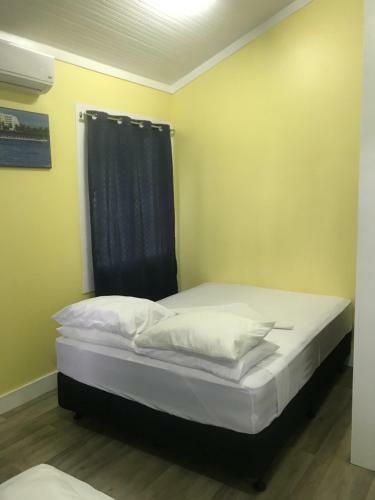 Bed & Breakfast Ulalei Lodge
