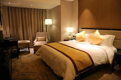 Kaixuanmen Jianguo Hotel