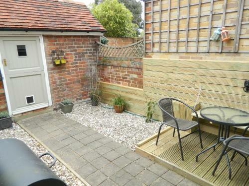 Cosy Cottage In Central Henley