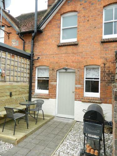 Cosy Cottage In Central Henley