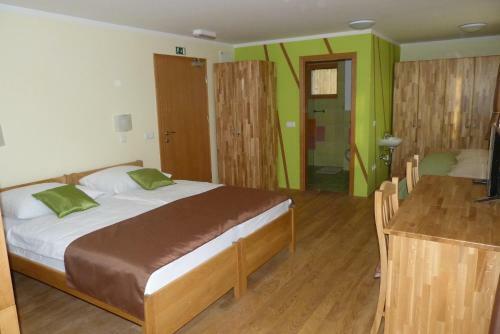 Hostal Eko Penzion Mila