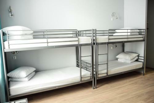 Albergue Globus Hotel