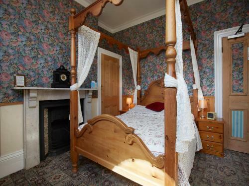 Bed & Breakfast Fourposter Lodge