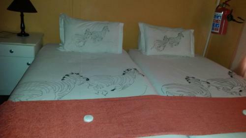 Hostal Phomolo Guest House