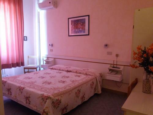 Hotel Ellymar