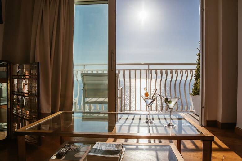 Hostal Villa Fiorella Art Hotel